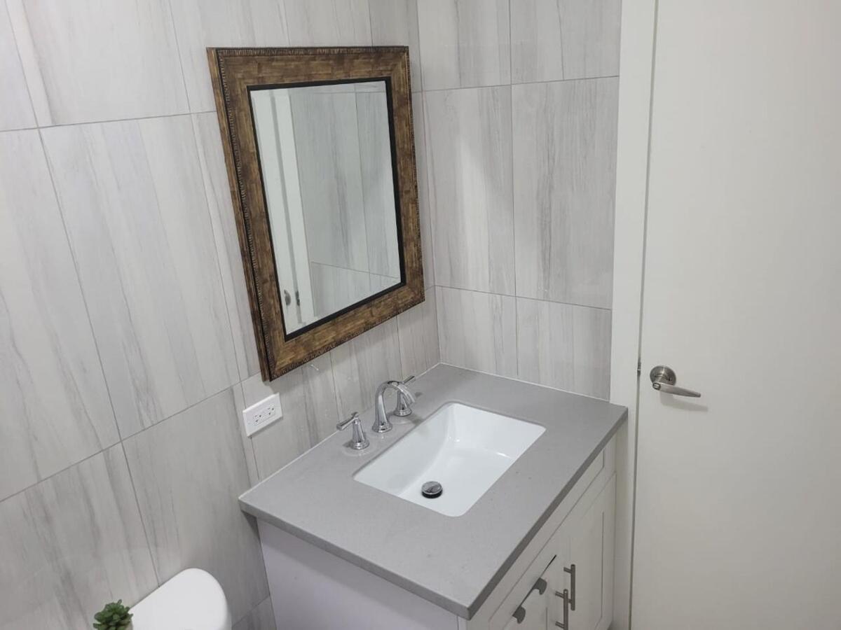 Modern Waterfront Appartement Road Town  Buitenkant foto