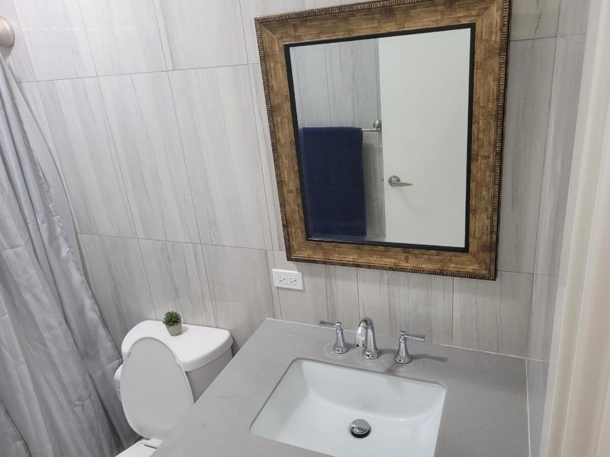 Modern Waterfront Appartement Road Town  Buitenkant foto
